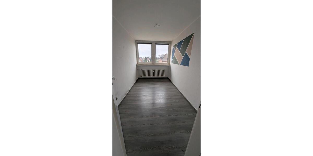 Dachgeschoßwohnung Oberhausen - 3 Zimmer, 70 m&sup2;, 630&euro; | Angebot:25511502