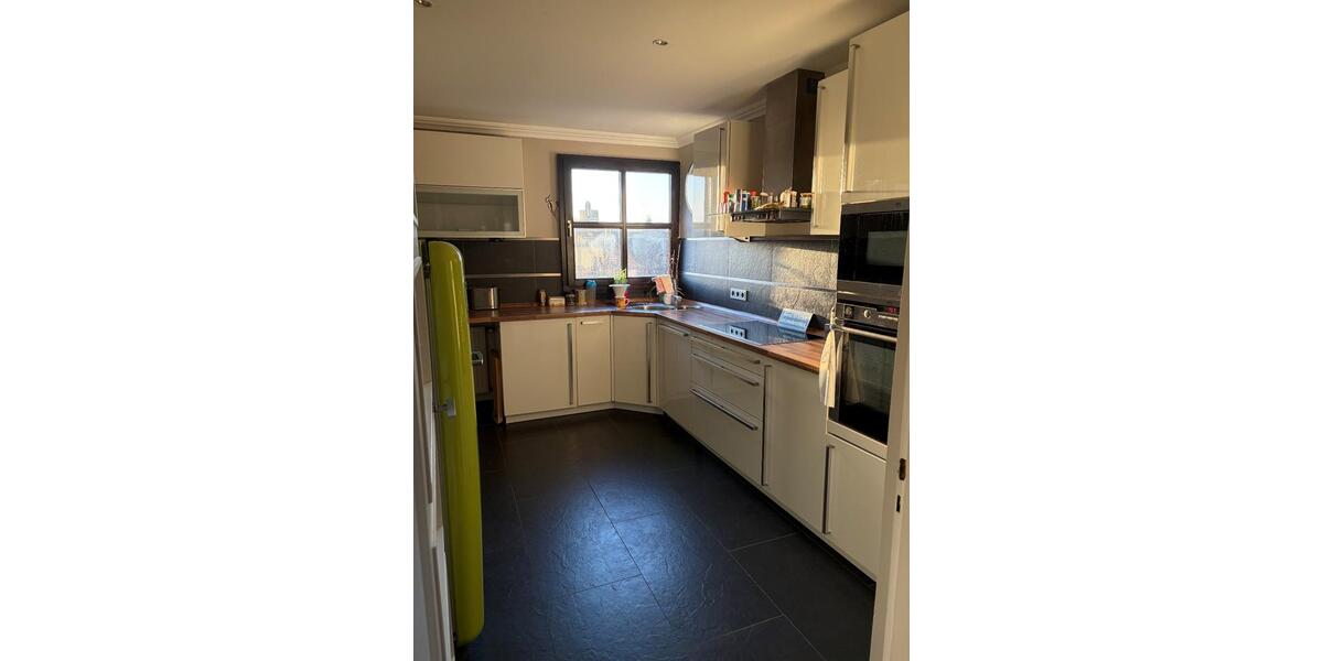 Dachgeschoßwohnung Düsseldorf Stadtbezirk 7 - 5 Zimmer, 139 m&sup2;, 680.000&euro; | Angebot:26423522