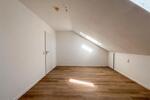Dachgeschoßwohnung Düsseldorf Stadtbezirk 5 - 3 Zimmer, 67 m&sup2;, 1.200&euro; | Angebot:26335922
