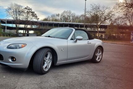 Mazda MX-5 124.600 km 8.600 &euro; Gelsenkirchen 45894