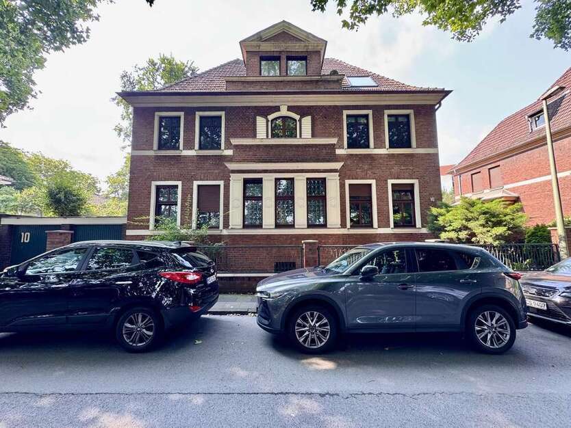 Haus zum Kaufen in Duisburg 550.000 € 310 m²