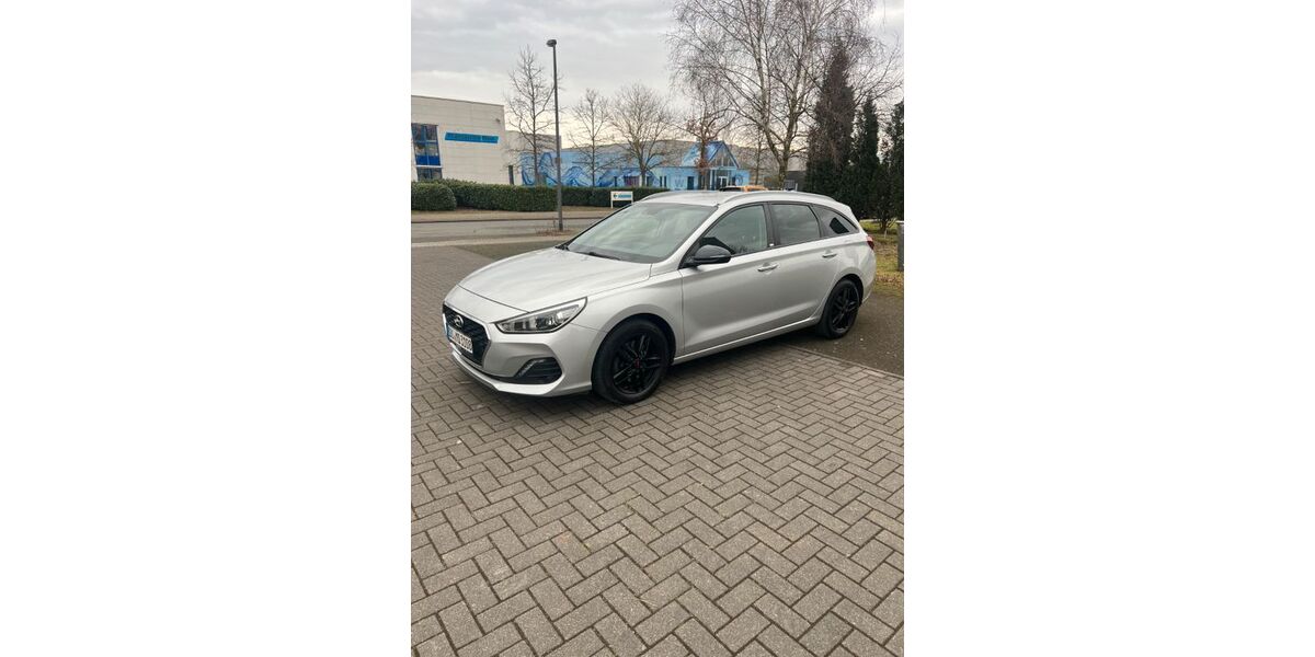 Hyundai i30 115.000 km 14.000 &euro; Duisburg 47226