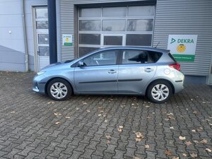 Toyota AURIS+LED+USB+Klimaautomatik+Garantie+CD 38.283 km 9.989 &euro; Meerbusch 40667