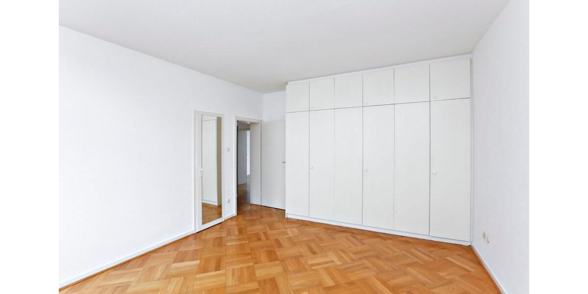 Oberkassel Luegplatz 3Zi Whg Balkon ab 1.04. von Privat 3 zimmer