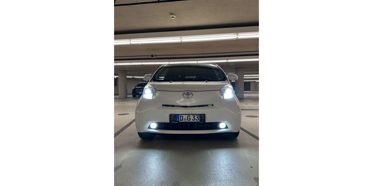 Toyota IQ 198.000 km 6.500 &euro; Düsseldorf 40476