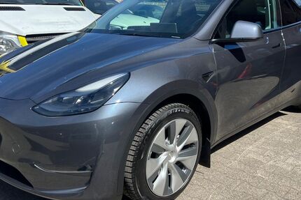 Tesla Model Y 82.700 km 32.500 &euro; Bochum 44793