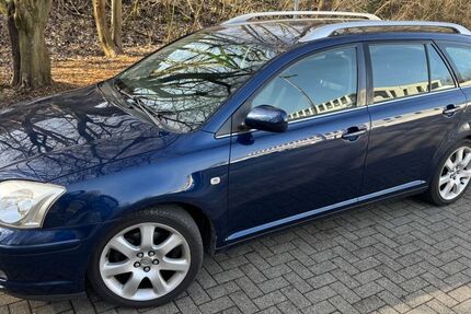 Toyota Avensis 142.000 km 2.300 &euro; Essen 45133