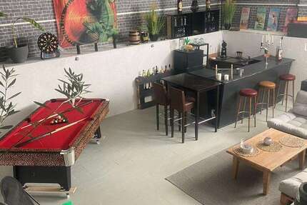 Wohnung zum Kaufen in Neukirchen-Vluyn 479.000 € 330 m² 7 zimmer