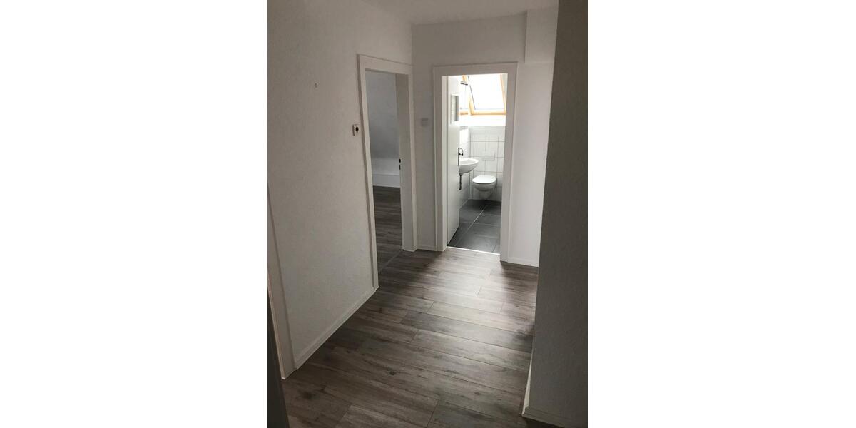Dachgeschoßwohnung Oberhausen Biefang - 3.5 Zimmer, 65 m&sup2;, 740&euro; | Angebot:25404156