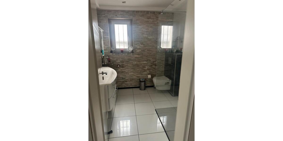 Freistehendes Einfamilienhaus Bungalow mit 10 kWp PV-Anlage 3 zimmer