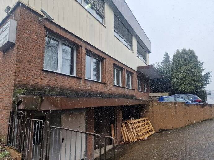 Gewerbeobjekt Velbert Mitte - 7 Zimmer, 210 m&sup2;, 1.600&euro; | Angebot:25246716