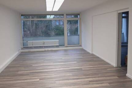 Sehr funktionale Büro- Praxis oder Galeriefläche in gutsichtbarer und frequentierter Lage 5 zimmer