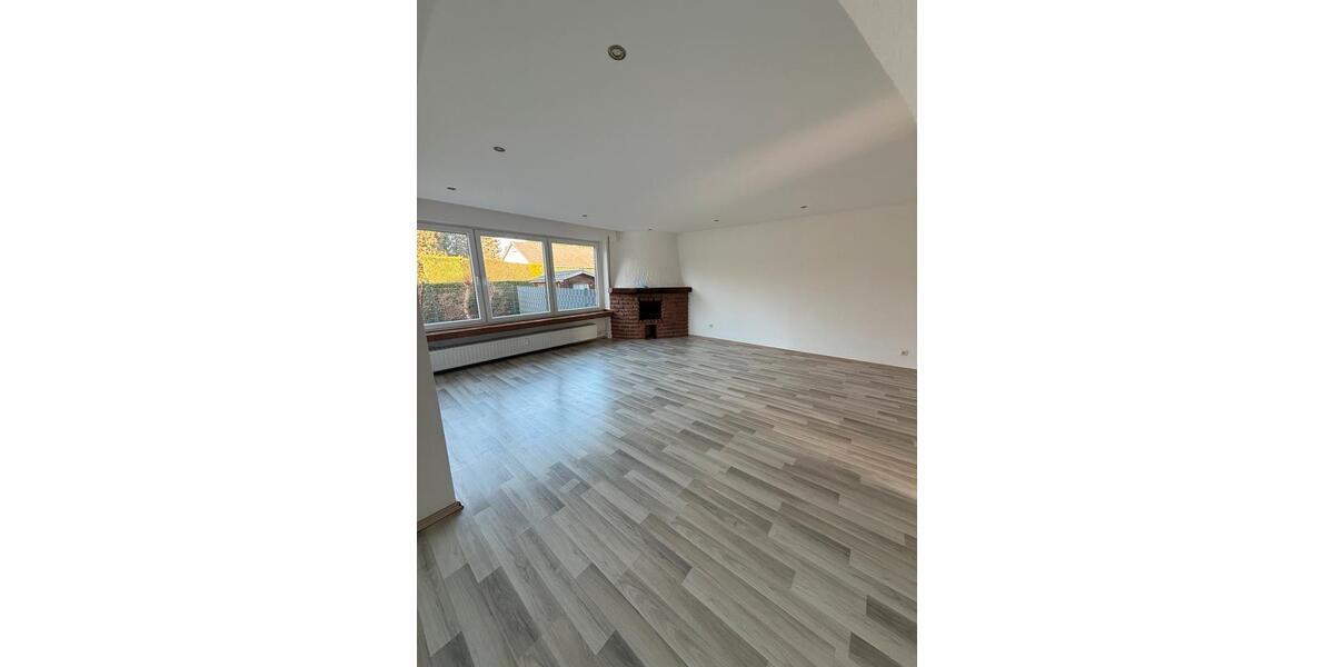 Erdgeschoßwohnung Wesel - 1 Zimmer, 107 m&sup2;, 1.500&euro; | Angebot:24831848