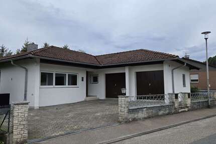 Haus zum Mieten in Wüstenrot 1.375 € 131 m²