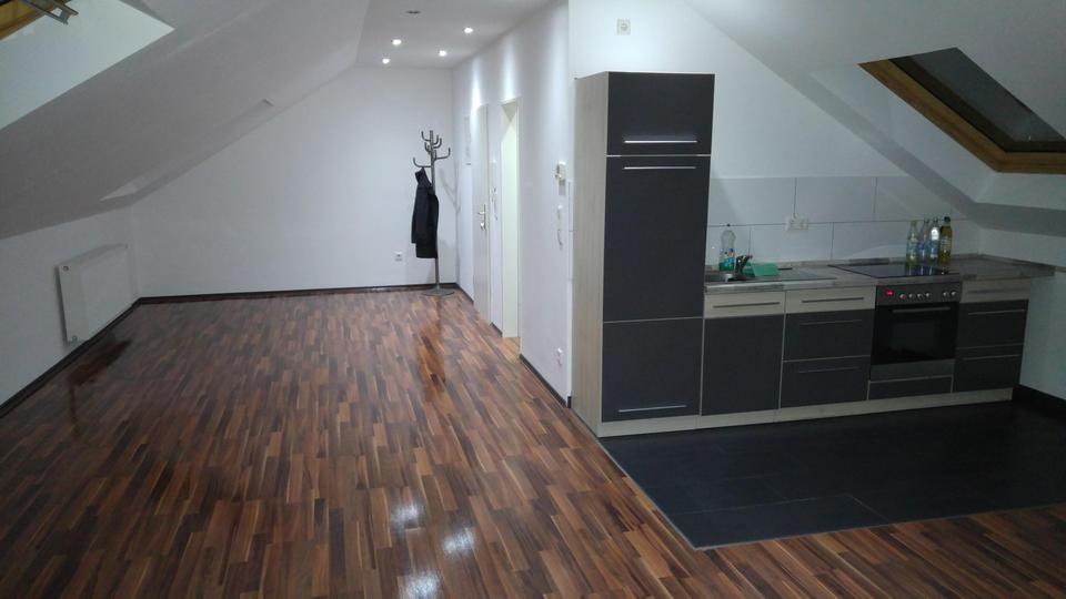 Dachgeschoßwohnung Bottrop - 1 Zimmer, 60 m&sup2;, 500&euro; | Angebot:24513772