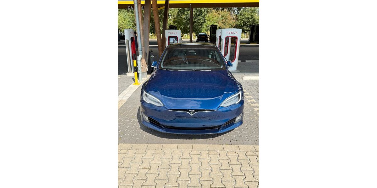 Tesla Model S 134.000 km 25.350 &euro; Düsseldorf 40211