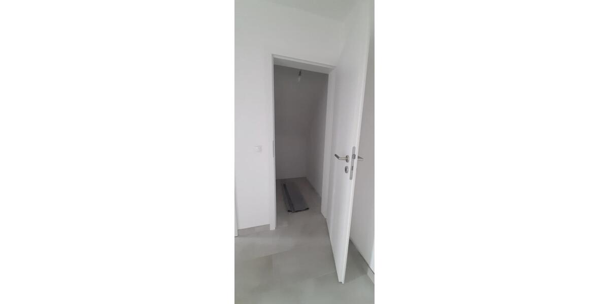 Frisch renovierte Dachgeschosswohnung 4 zimmer