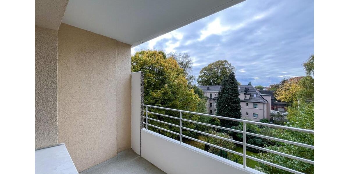 Frisch sanierte 1,5 -Zimmer-Wohnung, Balkon mit Blick ins Grüne! 1 zimmer