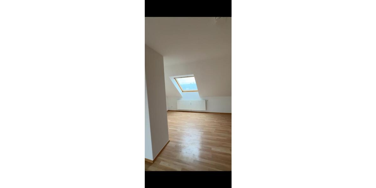 Dachgeschoßwohnung Duisburg Laar - 3.5 Zimmer, 85 m&sup2;, 800&euro; | Angebot:26222266