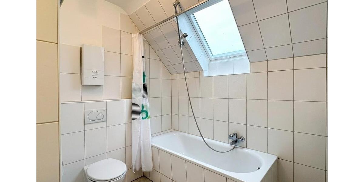Dachgeschoßwohnung Krefeld Hülser Berg - 3 Zimmer, 57 m&sup2;, 695&euro; | Angebot:26365970
