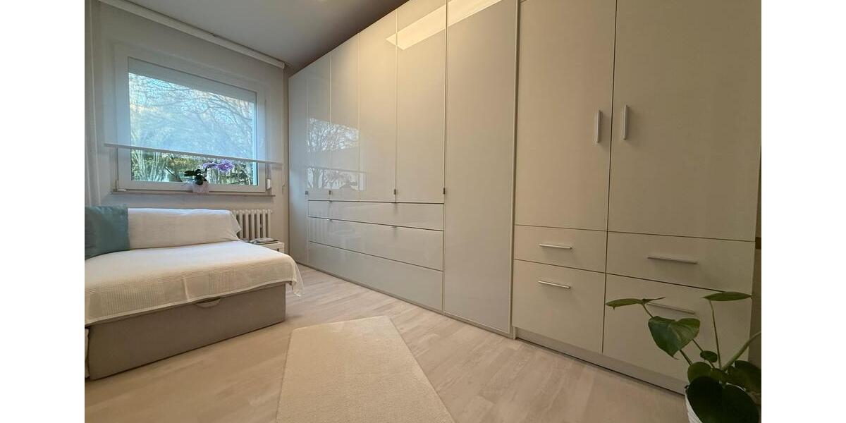 Modernisierte 3-Zimmer-Wohnung mit 2 Gartenflächen & hwt. Aust. 3 zimmer