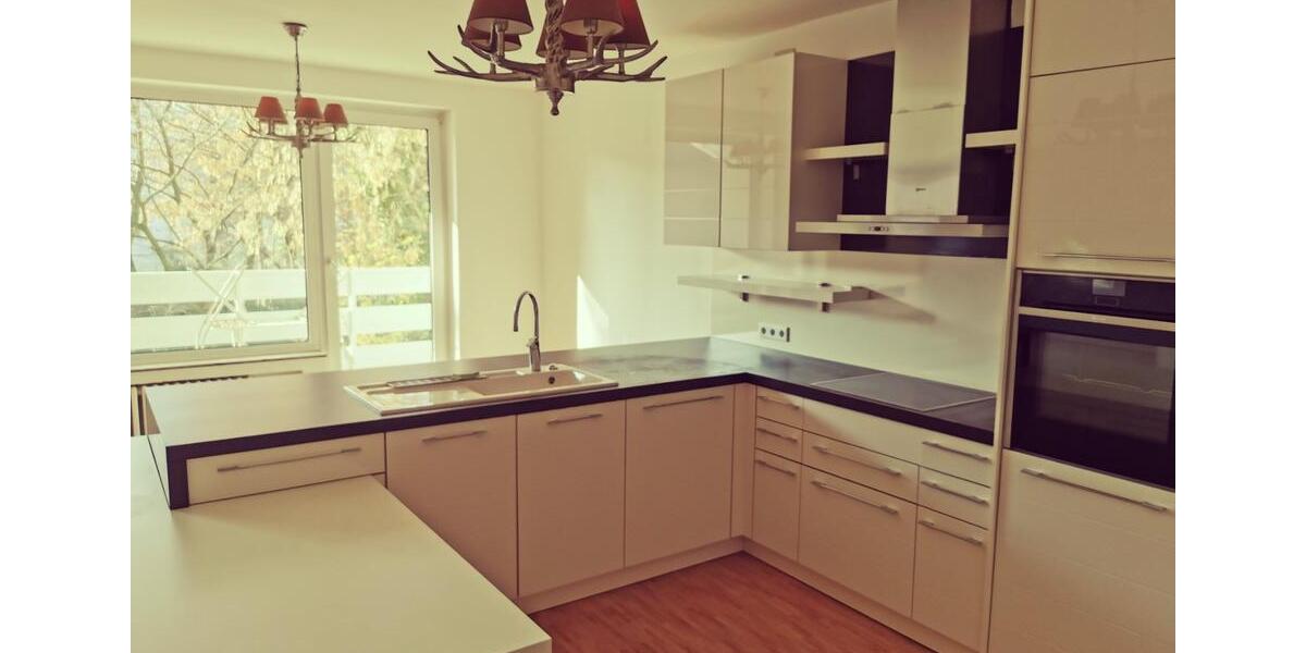 Familienfreundliche Eigentumswohnung in Düsseldorf-Düsselta 5.5 zimmer