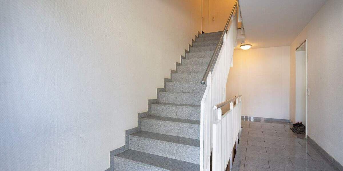 Etagenwohnung Krefeld / Verberg Verberg - 3 Zimmer, 88 m&sup2;, 895&euro; | Angebot:25471776