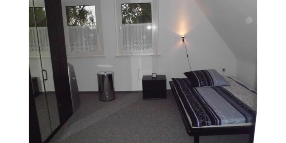 Dachgeschoßwohnung Bochum Eppendorf - 2 Zimmer, 62 m&sup2;, 500&euro; | Angebot:25217921