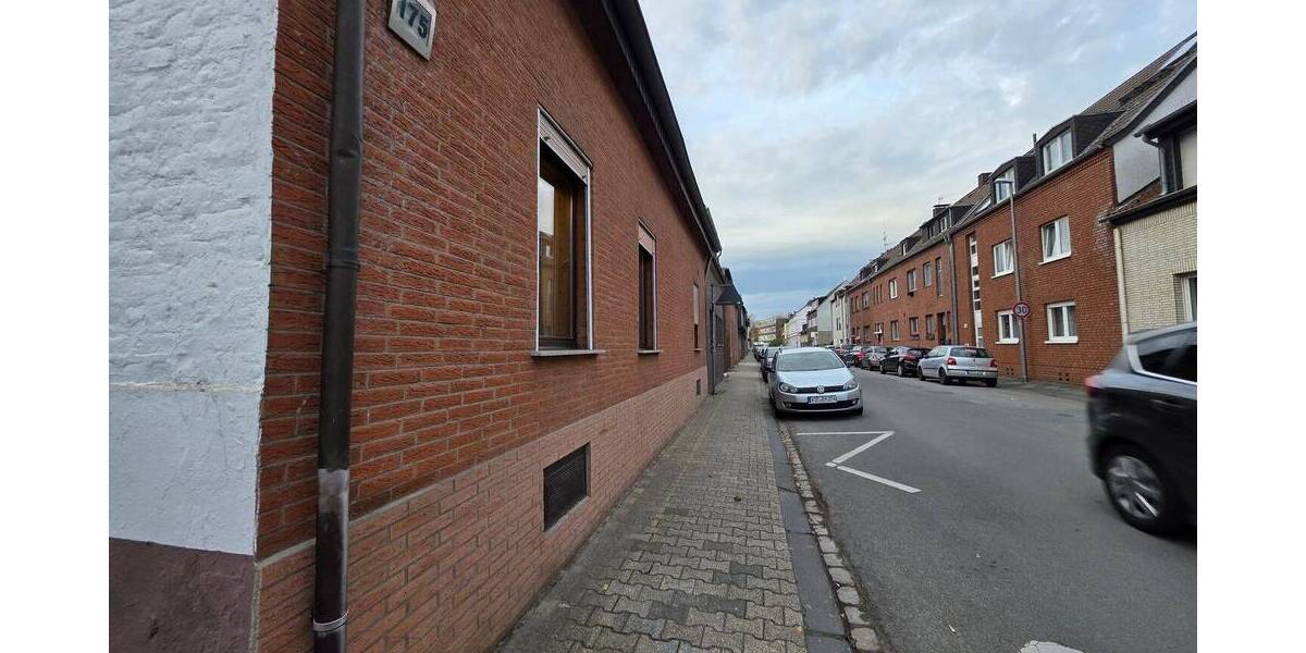 Geräumiges Familienhaus in Krefeld DießemLehmheide mit sonniger Terrasse 7 zimmer