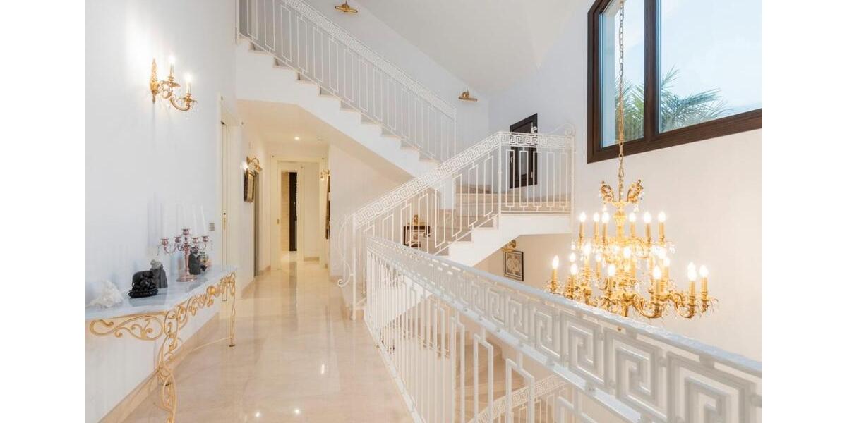 Villa Düsseldorf Stadtmitte - 7 Zimmer, 761 m&sup2;, 4.800.000&euro; | Angebot:26750435