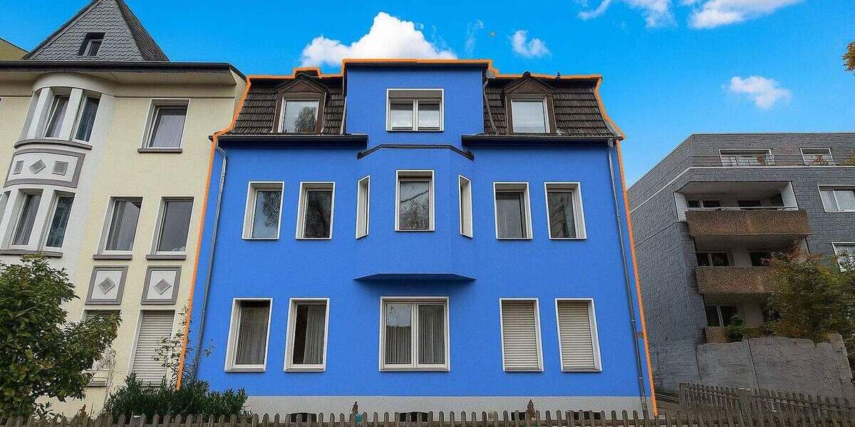 Gepglegtes Dreifamilienhaus mit fünf Garagen in Mülheim-Heißen! 9 zimmer