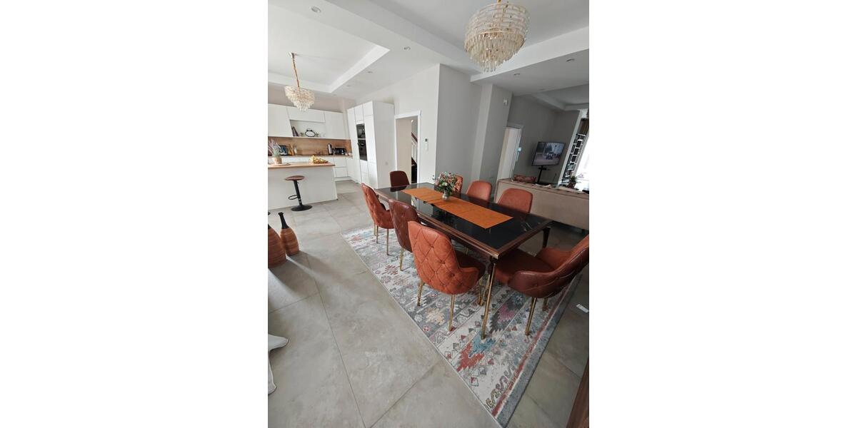 Villa Wesel - 10 Zimmer, 280 m&sup2;, 550.000&euro; | Angebot:26891022