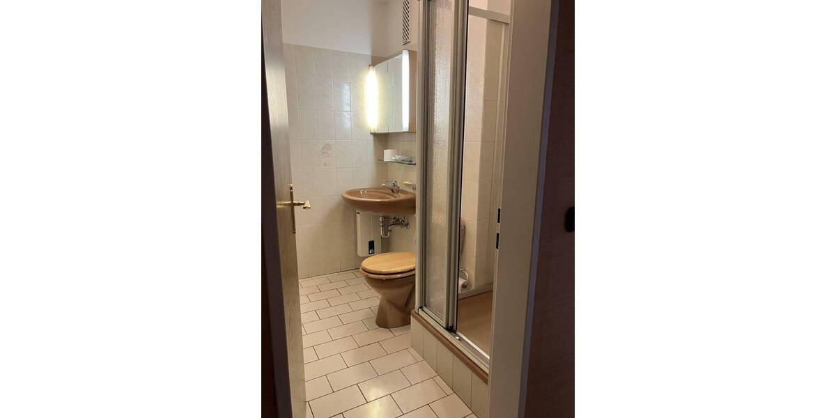 Eigentumswohnung mit grünem Ausblick und Tiefgaragenstellplatz 3 zimmer