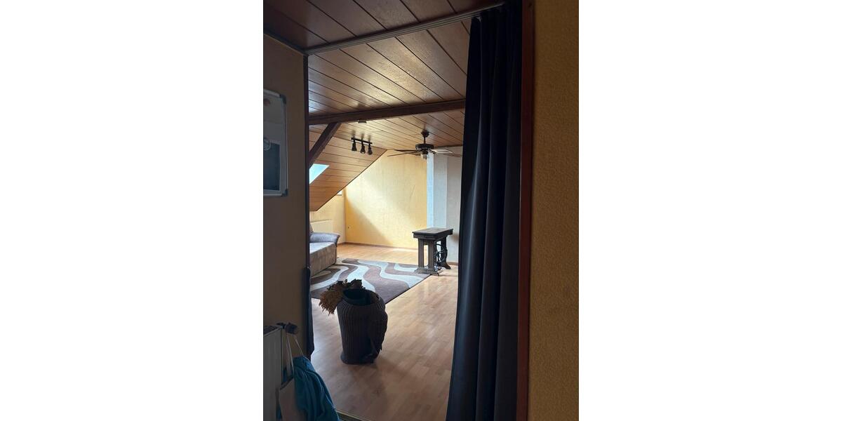 Dachgeschoßwohnung Krefeld Gartenstadt - 6 Zimmer, 109 m&sup2;, 330.000&euro; | Angebot:27413714