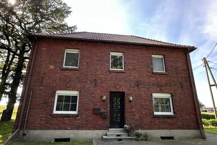 Großzügige Dachgeschoßwohnung in ländlicher Lage zu vermieten ! 5 zimmer