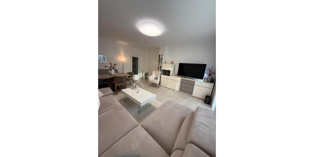 Modernisierte 3-Zimmer-Wohnung mit 2 Gartenflächen & hwt. Aust. 3 zimmer