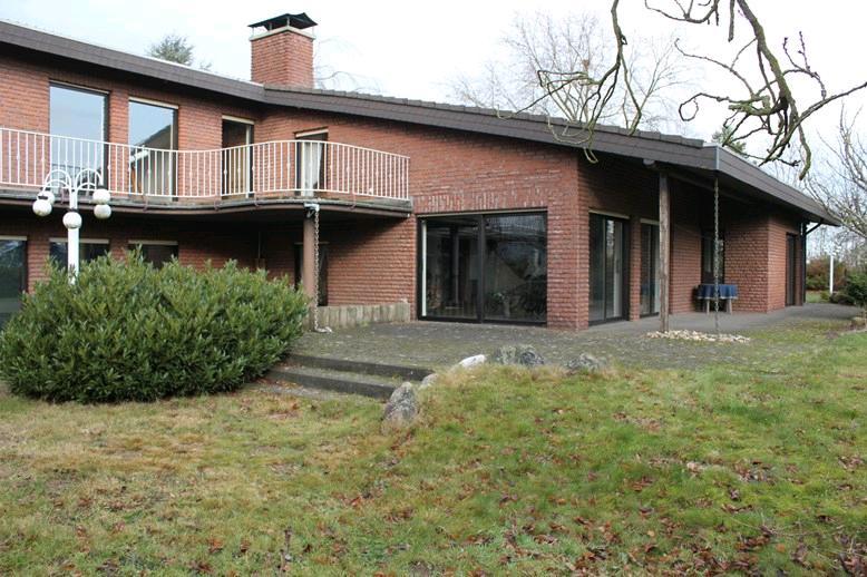 Arbeiten und Wohnen, großzügige Villa zur gewerblichen Nutzung
