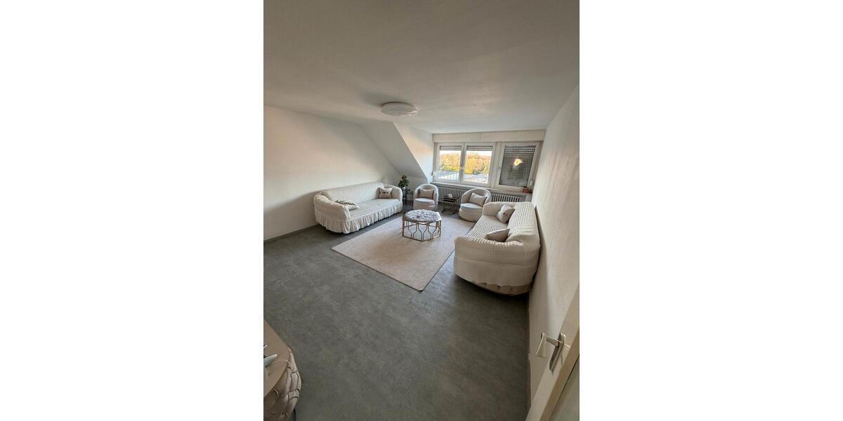 Dachgeschoßwohnung Moers - 3 Zimmer, 72 m&sup2;, 500&euro; | Angebot:26085455
