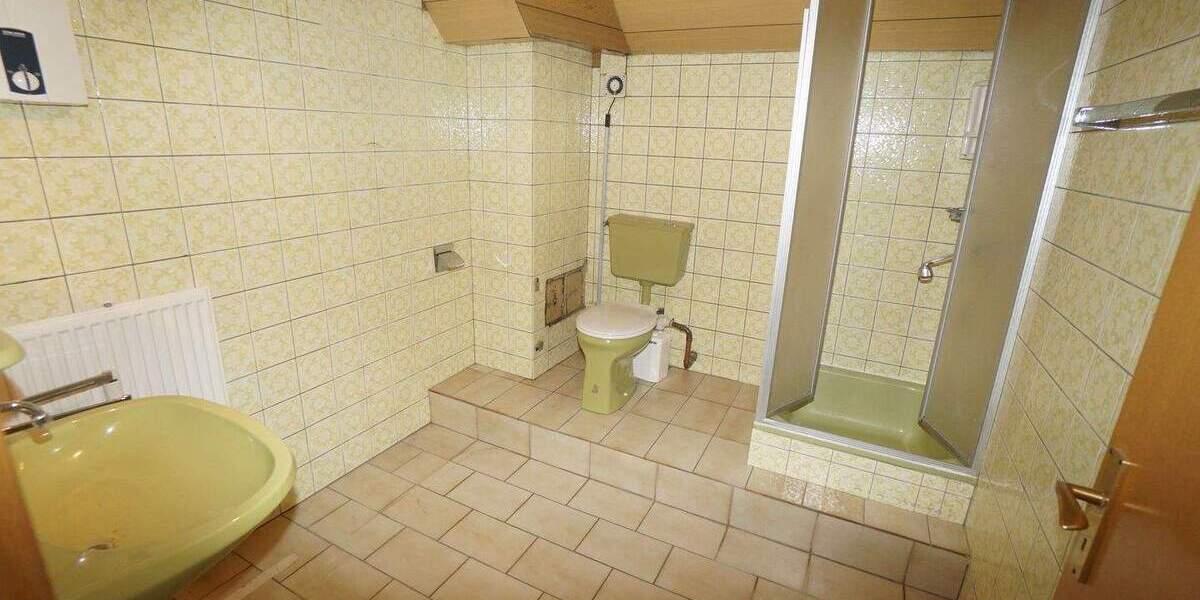 Etagenwohnung Neukirchen-Vluyn Neukirchen - 5 Zimmer, 89 m&sup2;, 195.000&euro; | Angebot:25191027