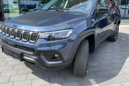 Jeep Compass 60.600 km 31.690 € Oberhausen 46049