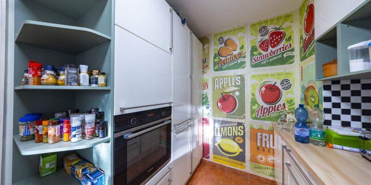 Großzügige 5-Zimmer-Wohnung mit zwei Bädern und Balkon in guter Lage von Büderich 5 zimmer