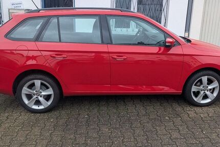 Skoda Fabia 22.038 km 10.600 &euro; Düsseldorf 40472
