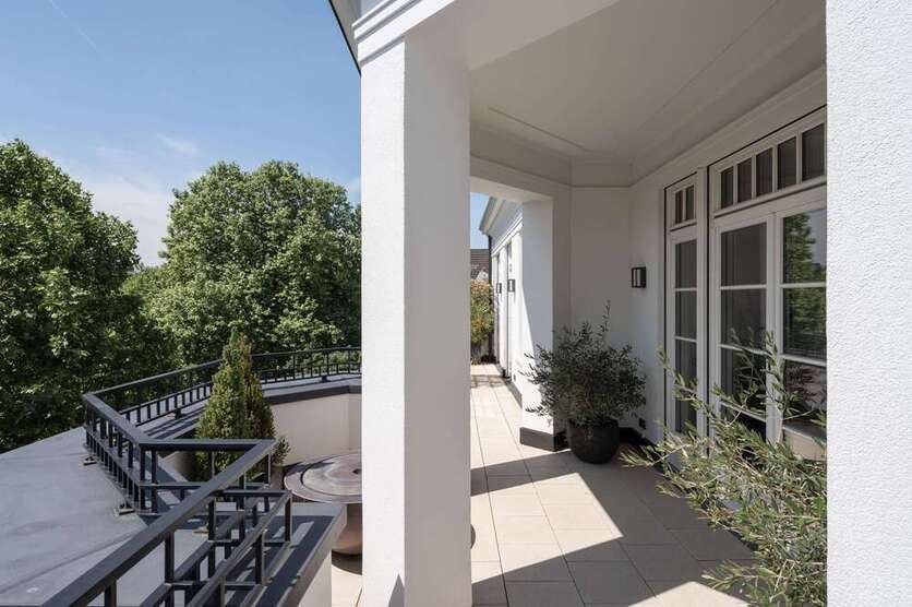 Wohnung zum Kaufen in Düsseldorf-Zoo 3.485.000 € 219 m² 4 zimmer