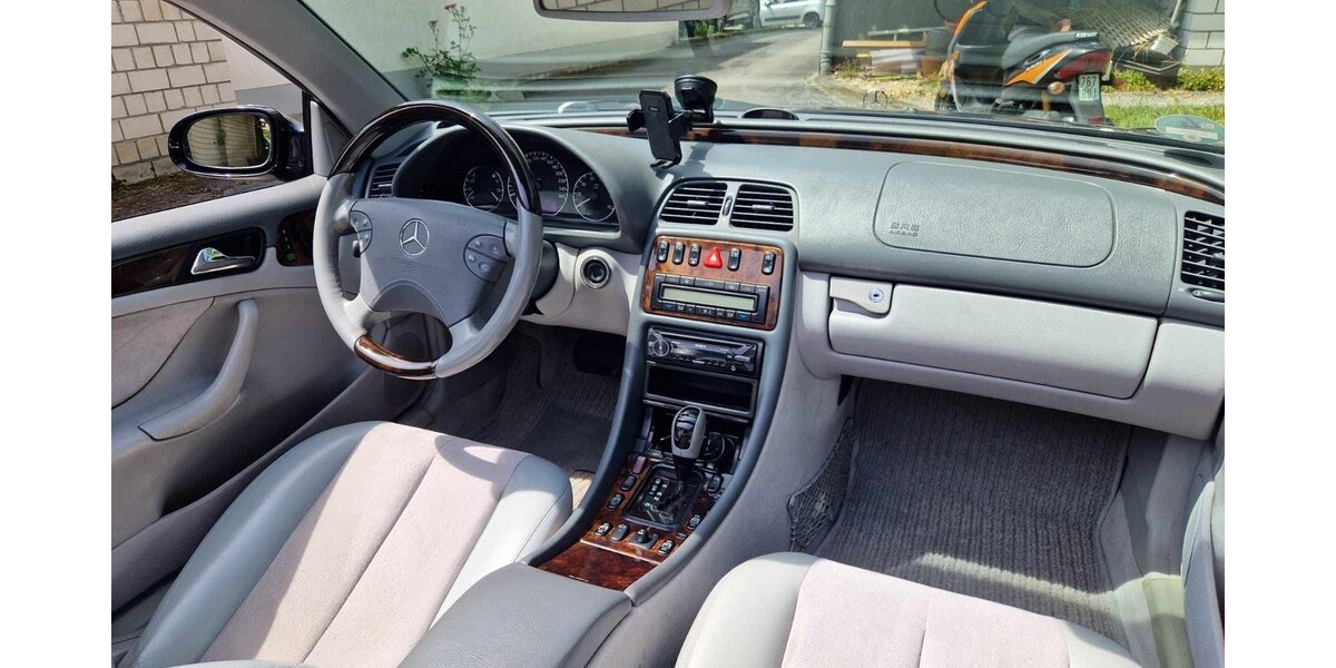 Mercedes-Benz CLK 320 165.500 km 11.990 &euro; Moers 47441