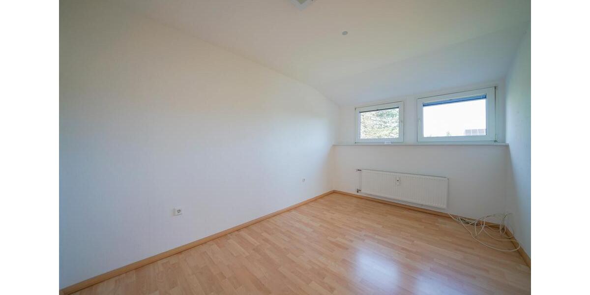 Dachgeschoßwohnung Ratingen Hösel - 3 Zimmer, 68 m&sup2;, 680&euro; | Angebot:26234167