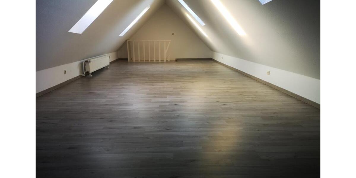 Maisonette Wohnung 124 m2 in Duisburg 47226 zu vermieten. 4 zimmer