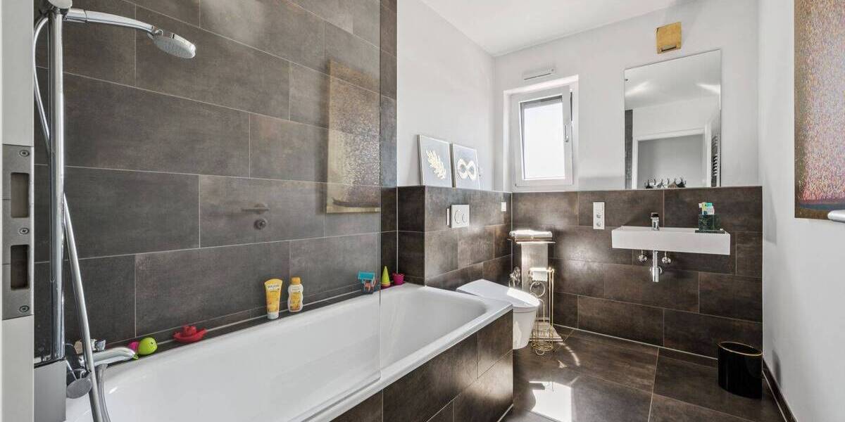 So schön neu: Hochwertige 4-Zimmer-Wohnung mit zwei Balkonen 4 zimmer