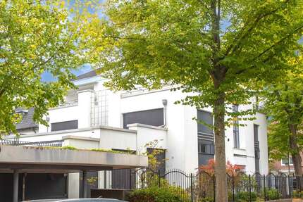 Haus zum Kaufen in Düsseldorf 3.300.000 € 700 m² 13 zimmer