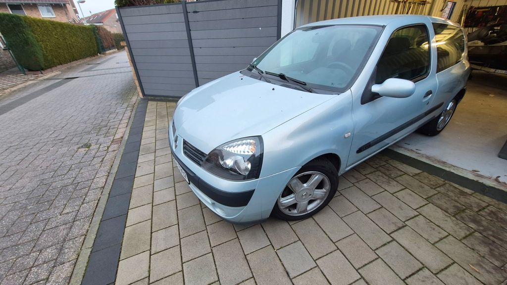 Renault Clio 163.500 km 1.985 &euro; Krefeld 47804