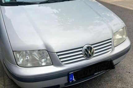 VW Bora 105.000 km 1.050 &euro; Essen 45143